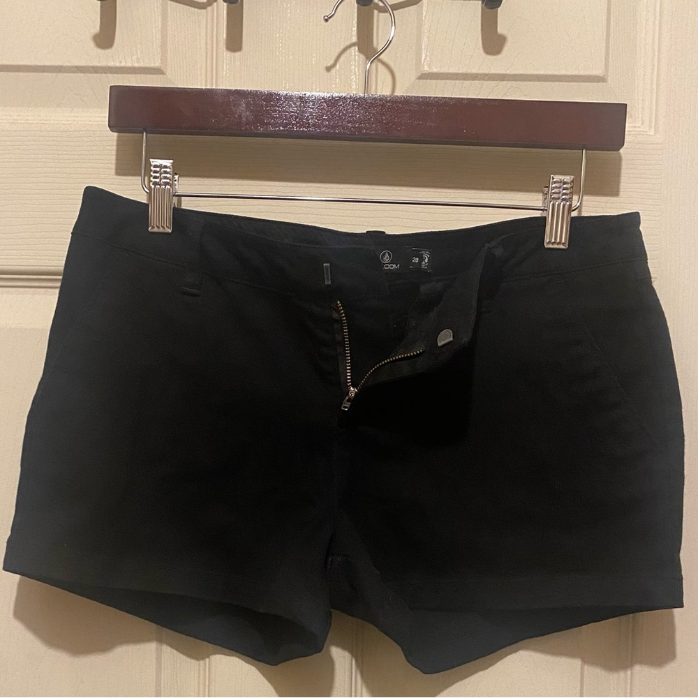 Volcom Frochickie Shorts EUC size 28